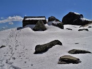  Anello Bivacco (2050 m)-Laghetto (2116 m) Tre Pizzi da Capovalle (1130 m)-10apr22- FOTOGALLERY